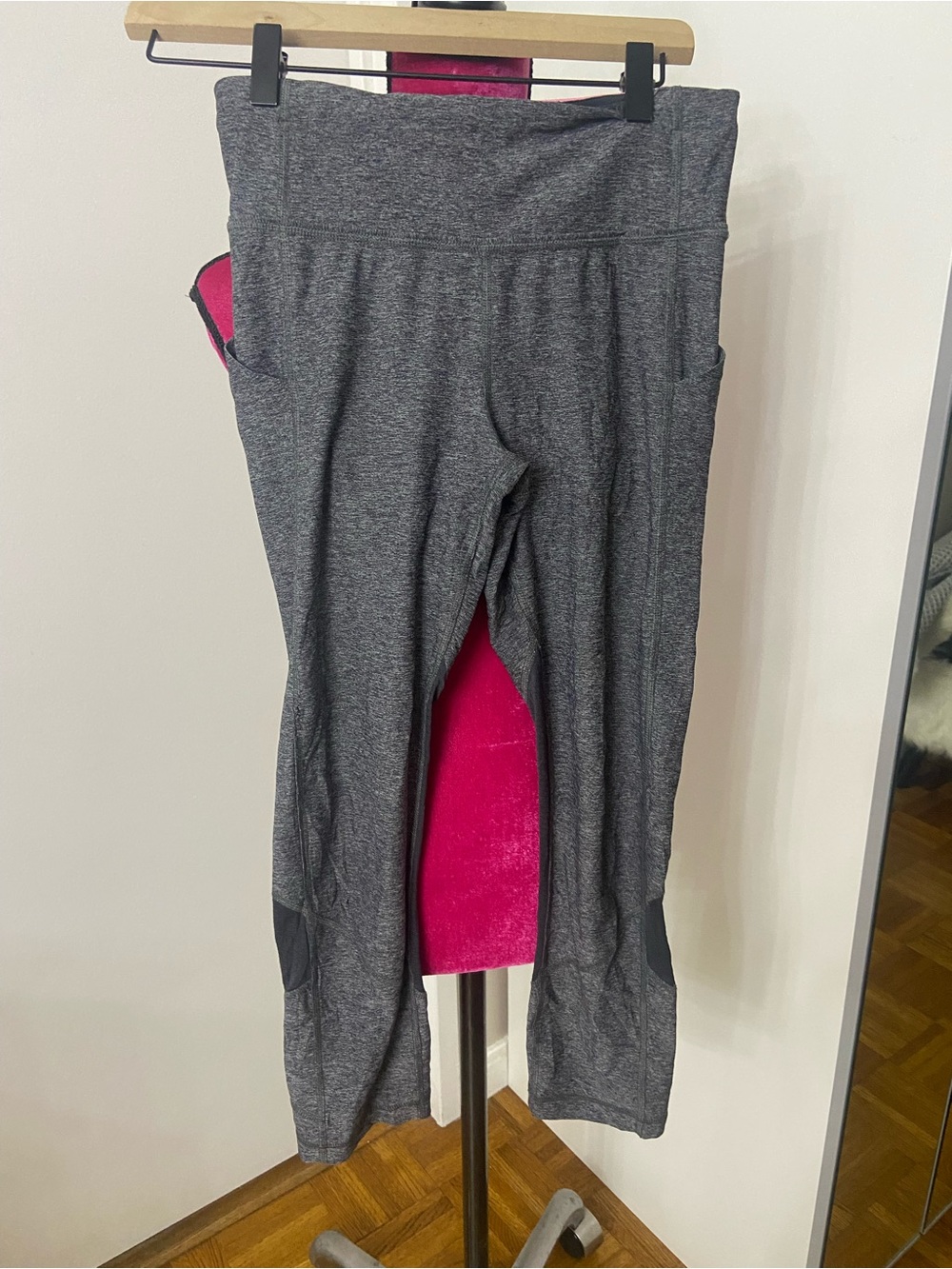 Lululemon gray Capri sports leggings 4